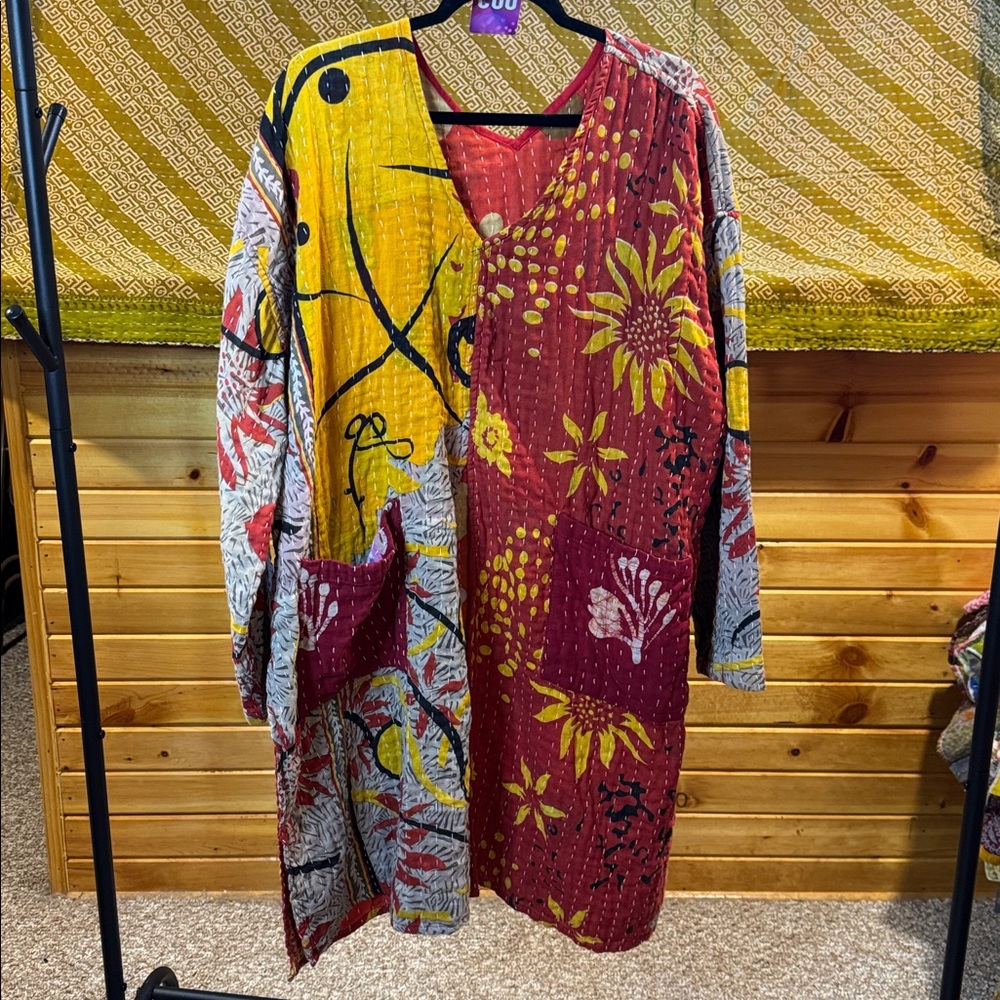 Kantha Serena ITEM 5 w open slit in front with pockets, handmade reversible OS